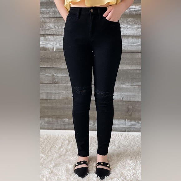 judy blue black skinny jeans heavy distressing raw hem JB88562REG BK - Picture 2 of 16